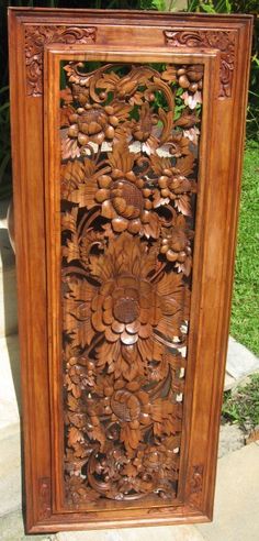 Handcarved 3 3//4/" high legged teakwood stand