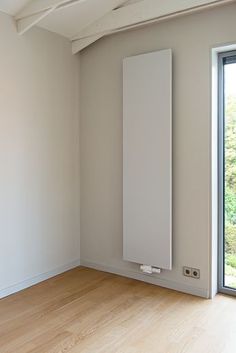 verticale radiatoren woonkamer - Google zoeken | radiator ... verticale radiatoren woonkamer - Google zoeken | radiator ...
