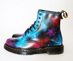 De 100+ beste afbeeldingen van Custom Dr. Martens Galaxy De 100+ beste afbeeldingen van Custom Dr. Martens Galaxy