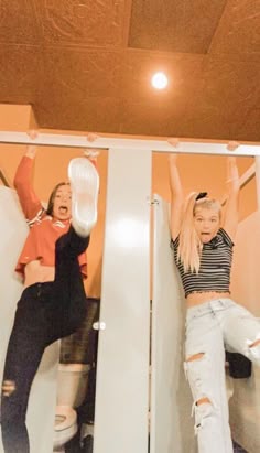 36 Recreating Photos Ideas In 2021 Friend Photoshoot Best Friend Photoshoot Best Friend Pictures