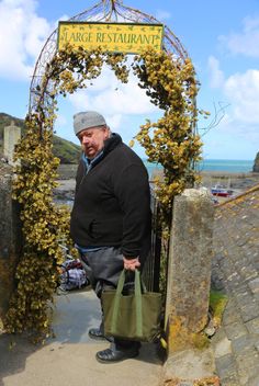 Doc Martin - Bert and Al Large | Doc martin, Doc martin tv show, Martin