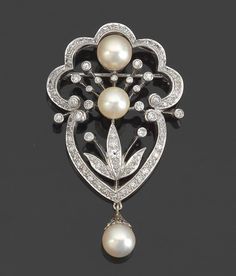Beautiful Vintage Diamant\u00e9 Brooch