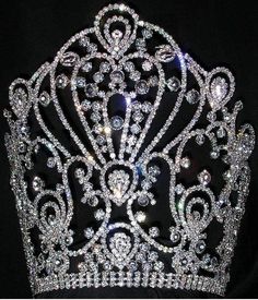 144 best tiaras and crowns images crown jewels royal crowns