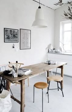 Damask & Dentelle: La business que je me suis imaginée Ikea, Desk Areas, Desk Ideas, Office Workspace