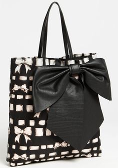 151 Best Purses Gotta Love Um Images On Pinterest Fashion Valentino Handbags Purses Designer And Reviews At The Purse Page 2