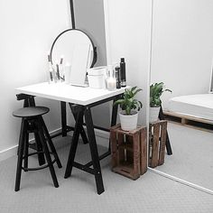 kuhle dekoration schreibtisch ikea mikael, 52 besten interiors | closet & vanity bilder auf pinterest in 2018, Innenarchitektur