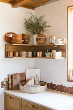 Summer Hygge Joshua Tree kitchen open corner shelving | Girlfriend is Better Kitchen Interior, New Kitchen, Kitchen Design, Kitchen Decor, Kitchen Dining Room, Decoracion De Interiores, Kitchen Remodel, Home Kitchens, Home Decor Kitchen