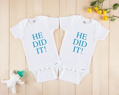 Unisex Baby Twin Set 2-Pack Born First /& Show Off Bodysuits We Match
