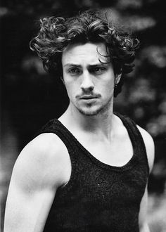 aaron taylor johnson hello little girl josh duhamel talks fatherhood pets with reader s digest aaron taylor johnson hello little girl josh duhamel talks fatherhood pets with reader s digest