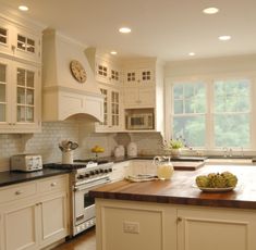 Off White Kitchen Cupboards would love to have a kitchen with an island and black marble Off White Kitchen Cupboards would love to have a kitchen with an island and black marble