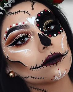 Halloween Halloween Make Up, Halloween Makeup Inspiration, Halloween Makeup Looks, Halloween Makeup Easy, Halloween Makeup Pretty, Halloween Makeup Scary, Cool Halloween Makeup, Halloween Makeup