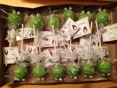 Penguin Groom Cake Pops For Wedding Favors Edibles By Erin Frog Bride Cake Pops For Wedding Favors