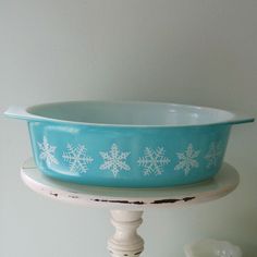 Vintage Pyrex Covered Serving Dish Snowflake Divided Casserole One and One Half Quart Collectible Pyrex Turquoise Kitchen