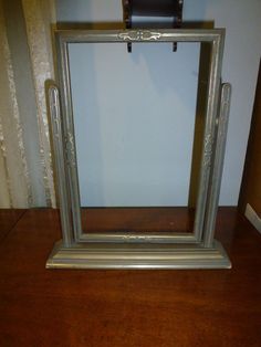 Art Pictures Wedding 7 x 5 x 6 Vintage SET of 3 Antiqued Gold French Country Cottage Twisted Heavy Gauge Wire Easel Stands for Bowls