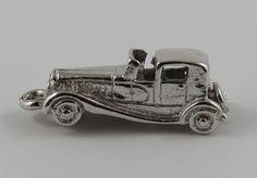 1960's Sedan Car Sterling Silver Vintage Bracelet Charm With Gift Box 2.4g 1960's Sedan Car Sterling Silver Vintage Bracelet Charm With Gift Box 2.4g