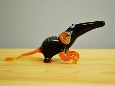Collectible Bee Sculpture Small Glass Bumble Bee Xmas Figurines Glass Bee Figure Bee Christmas Toy Miniature Gifts