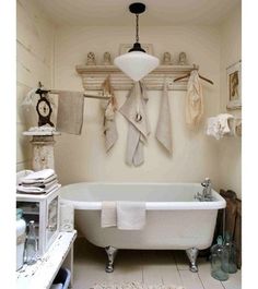 32 Best Old Fashion Bathrooms Images In 2018 Bathroom Beautiful Charming Bath Colonial Country Sampler Primitive Antiques