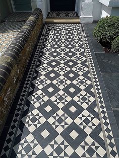 Victorian Black And White Mosaic Small Garden Privacy London Dulwich Wimbledon Putney Wandsworth Victorian Black And White Mosaic Small Garden Privacy London Dulwich Wimbledon Putney Wandsworth