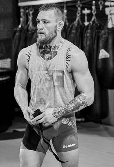 mcgregor frisur bizboost notorious kampfsport frisuren jaws combat aussehende irische bodybuilding bizboo boxeo relaunching