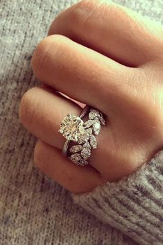 White Gold Plated Sterling Silver Rings for Women Engagement Cocktail Wedding Ring Art Deco Aesthetic 123 Carat Shining Moissanite Ring
