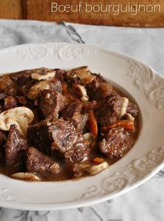 10 mejores imágenes de Recetas tradicionales | recetas Boeuf Bourguignon | Una receta francesa muy exquisita y jugosa.