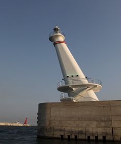 Sin Hang East Breakwater (left) and South Breakwater Lights, Ulsan, South Korea, Ulsan Maritime Affairs and Port Administration photo Южная Корея, Живописные Пейзажи, Вокруг Света, Фонари, Морские Пейзажи, Красивые Места, Лодки