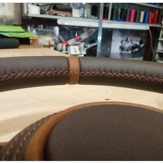 Pour Toyota Land Cruiser 90 volant en cuir perforé couverture beige Stitch