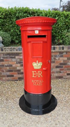 Royal mail post box stand in steel with powder coat finish post 85cm tall