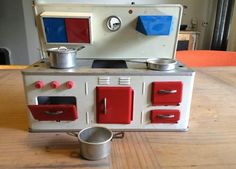 Pink Wolverine Frigidaire 1950s Tin Litho Toy Kitchen Set Little Vintage Toy Kitchen Set Tin Metal Germany By Hycatvintage