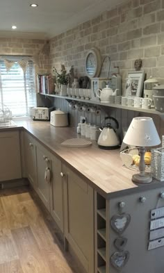 Farmhouse Kitchen Design, Rustic Kitchen, Kitchen Grey, Kitchen Designs, Farmhouse Wall, Kitchen Country