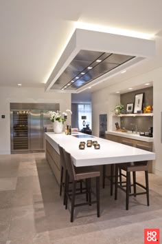 172 Por Island Lighting Ideas Images In 2019 Kitchen Islands Luxe Keuken Inrichting Met Zitgedeelte Kitchen Flooring Lighting Modern Decor