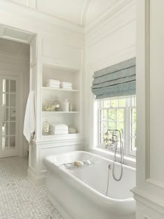 Cool 90 Insane Farmhouse Bathroom Remodel Ideas https://idecorgram.com/100-90-insane-farmhouse-bathroom-remodel-ideas Luxury Bathroom, Bathroom Tubs, Classy Bathroom