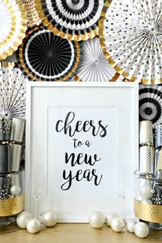 Want great Christmas decor that transitions to New Years Decor? I'm showing you how to turn one look into two with great decor from Lowe's New Year Celebration, New Year Decor, New Years Eve