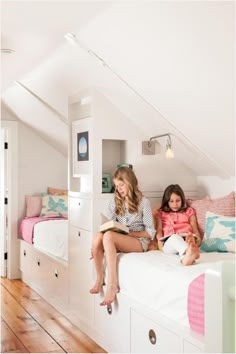 Small Attic Bedroom Designs, Small Attic Bedroom Ideas, Cozy Attic Bedroom, Shared Girls Bedroom, Attic Bedrooms, Kids Bedroom, Kids Rooms, Attic Ideas, Slanted Ceiling Bedroom Kids