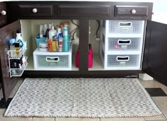 Bathroom Cabinets Organizing Ideas maintaining #bathroomorganization isn't easy when your #cabinet Bathroom Cabinets Organizing Ideas maintaining #bathroomorganization isn't easy when your #cabinet