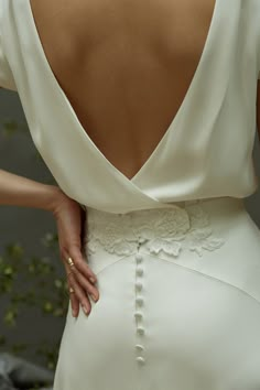 Céline de Monicault | Créatrice de robes de mariée - Paris - Collection 2019 | Photographe : David Page Wedding Dresses Vintage, Party Dresses, Lace Wedding, Dress Vintage, Mermaid Wedding, Vintage Style, Backless Wedding