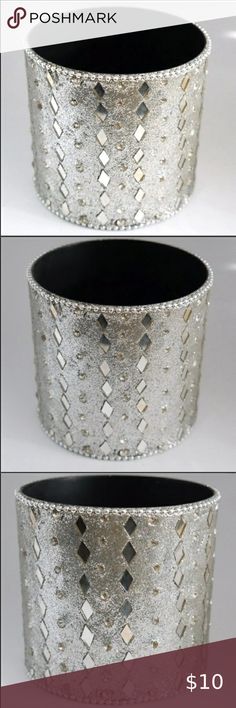 Beautiful Mirror Black Diamond Crush PAILLETTES PHOTO FRAME Holds 8 x 10/" picture