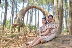 17+ Foto Prewedding Outdoor+Romantis di Hutan Pinus Pengger Imogiri