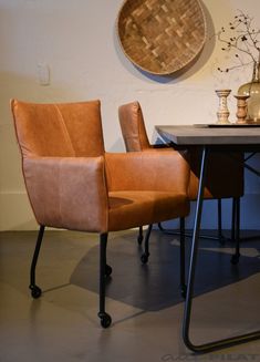 Eetkamerstoel Klepper | Leren eetkamerstoelen | Eetkamerstoelen met ... Eetkamerstoel Klepper | Leren eetkamerstoelen | Eetkamerstoelen met ...