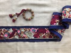 ATTRACTIVE INDIAN GOLD ZARDOSHI PAISLEY EMBROIDER RED SILKYFABRIC TRIM//LACE-1MTR