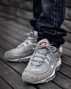 nike air max 98 x supreme triple black nike air max 98 x supreme triple black