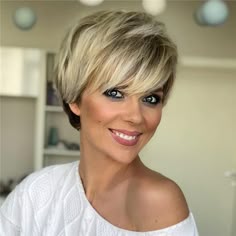 Krótkie Fryzury Damskie 35 Eleganckie Cięcia Z Grzywką Irokezem