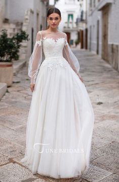 735 Best Bridal Dresses Bouquets Images In 2020