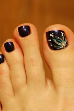 Pedi. Love this one!                                                       … Toenail Art Designs, Pedicure Designs, Nail Polish Designs, Toe Designs, Gel Polish, Pretty Toe Nails, Cute Toe Nails, Fancy Nails, Diy Nails