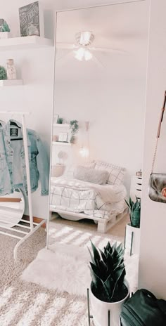 Teen Room Décor, Home Décor, Teen Bedroom Decor, Room Ideas Bedroom, Teen Room Decor, Cozy Room, Room Inspiration Bedroom, Room Decor Bedroom