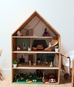 Maison de poupées Poubelle de cuisine rouge /& blanc 1//12th