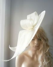 The 9 Best Saucer Fascinator Hats Images On Pinterest Fascinators Cream Las Saucer Hat Fascinator Vintage Ascot Wedding Burlesque