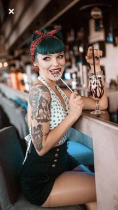Look Rockabilly Femme 98624006f397781cfae2dce44dff56e2