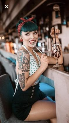 love her style. those pin up shorts! Tattoo Girls, Pin Up, Pin Up Girls, Girl Tattoos, Giyim, Haar, Women, Pinup, Rambut Dan Kecantikan