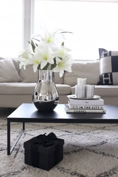 29 Tips For A Perfect Coffee Table Styling Homevialaura Getting Ready For The Season Christmas Lights Airam